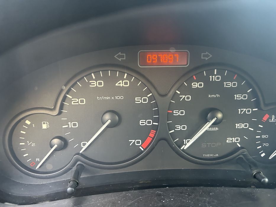 Peugeot 206 Седан Тъмно син металик