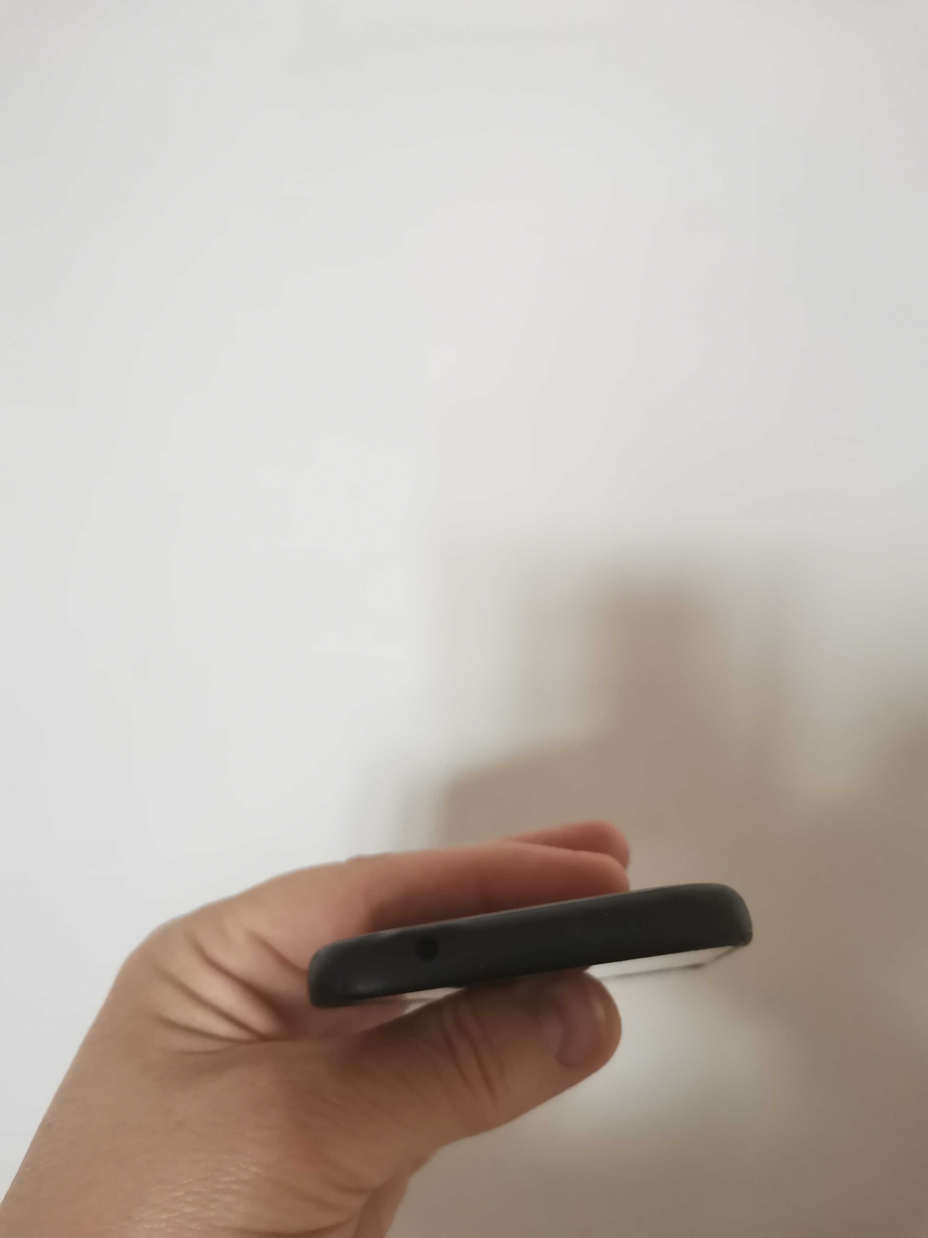 Влаго, прахово и удароустойчив Samsung Xcover 4