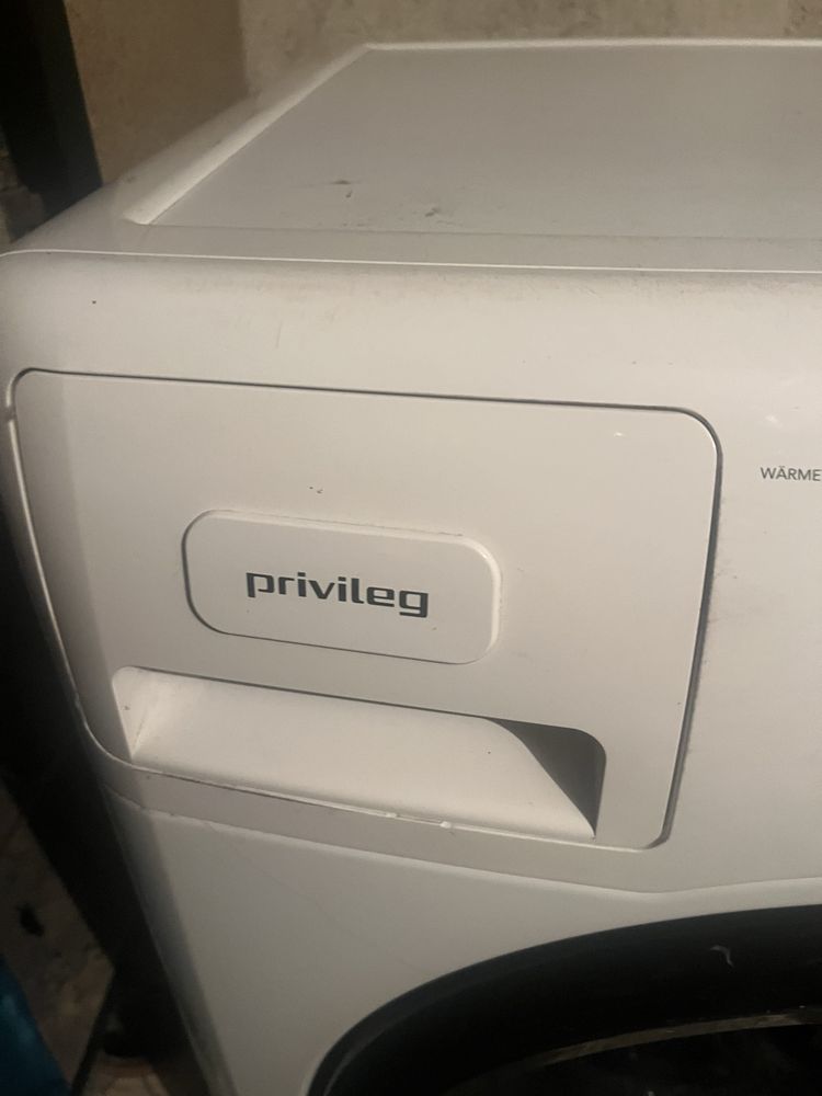 Продавам използвана сушилня Privileg, работеща