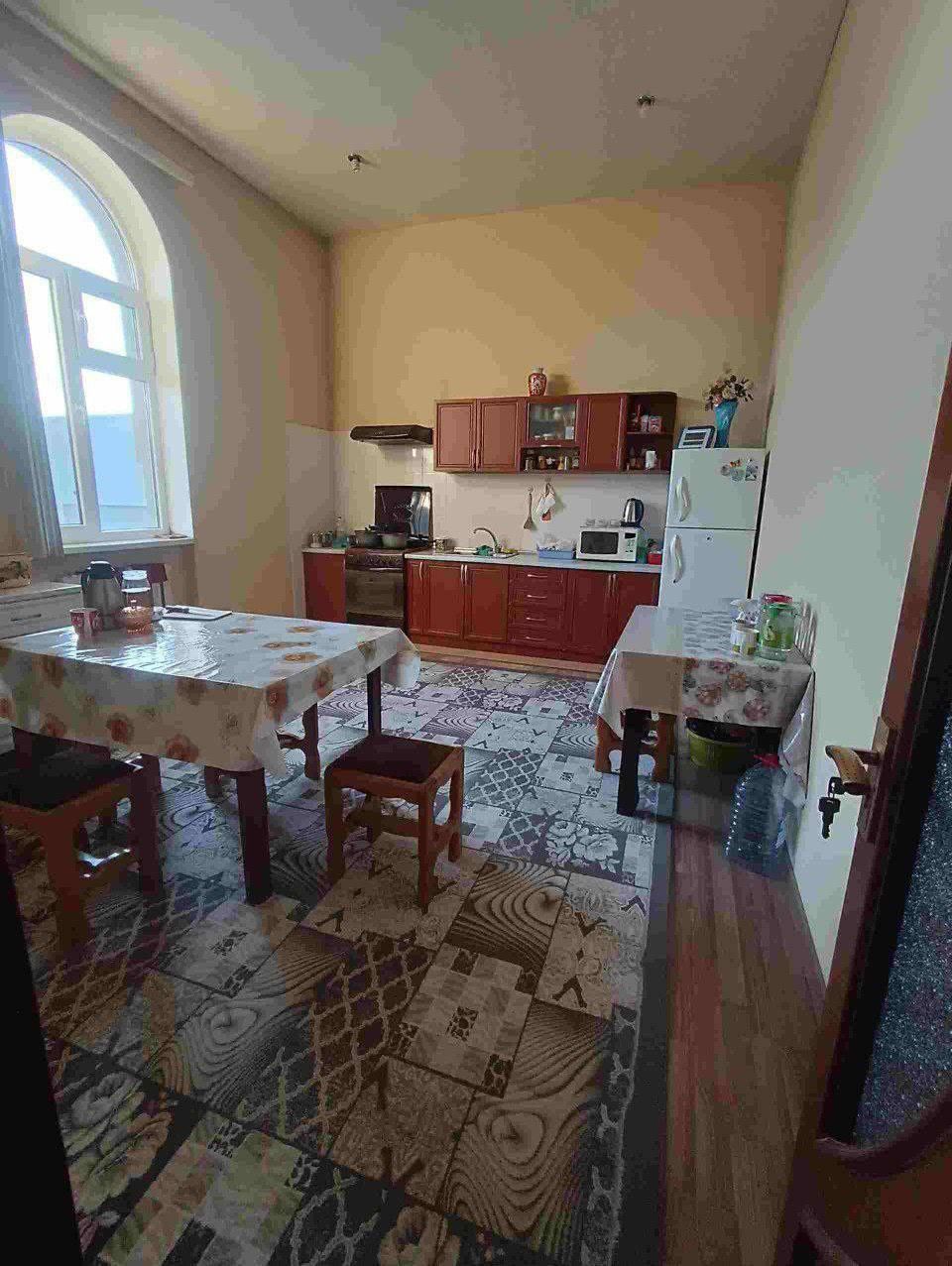 Yunsobod islom obod mahalada uy sotiladi 6sutu 365000$min