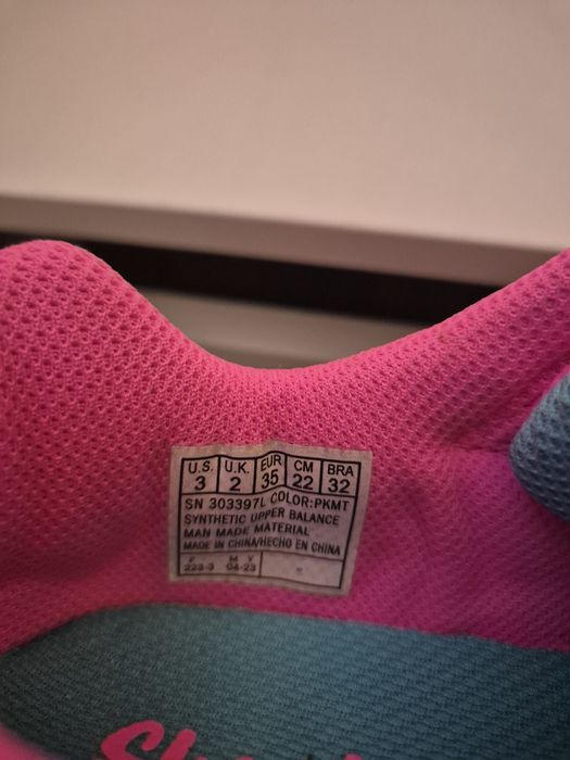 Încălțăminte sport Skechers in stare foarte buna.