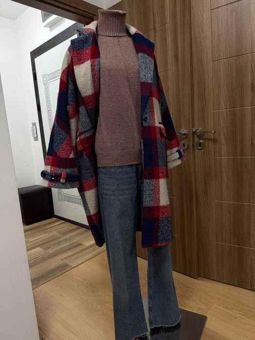 Дамски шал, прозрачен, употребяван.