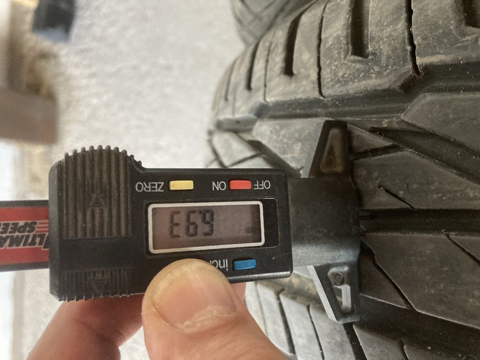 Лятни гуми 215-65-16