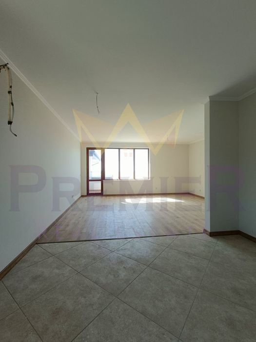 Продава се Тристаен апартамент в Варна, Виница - 134 кв.м за 1742 €/кв.м - Снимка #1