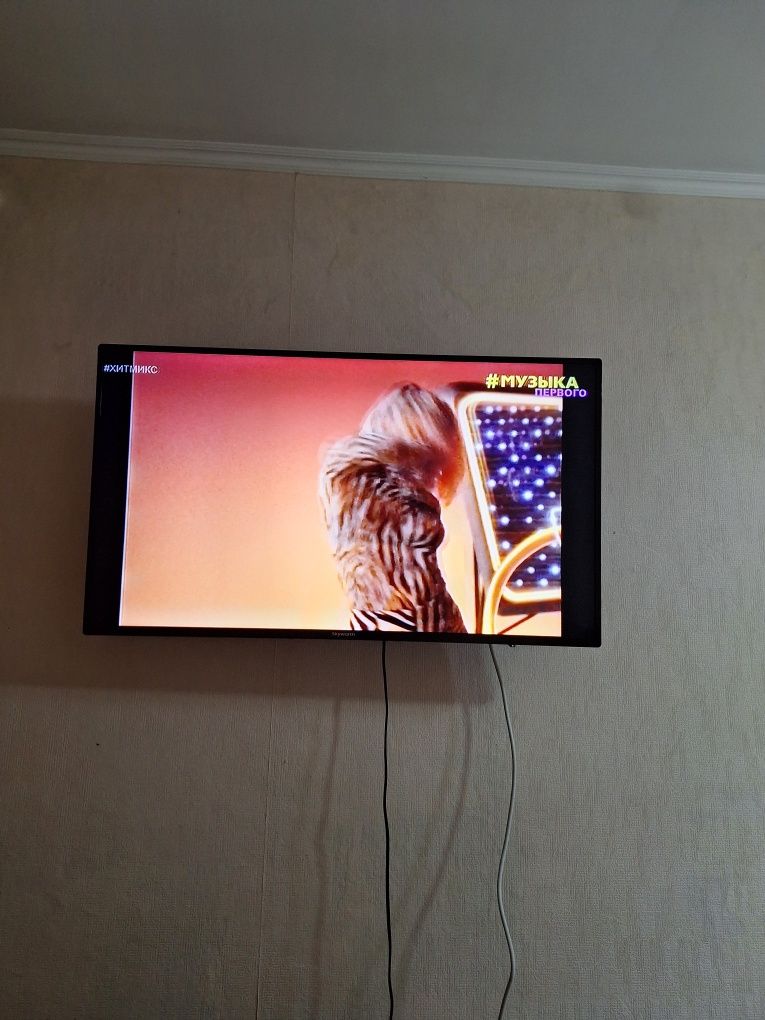 Skyworth 102cm Full HD DVB-T2 DVB-C