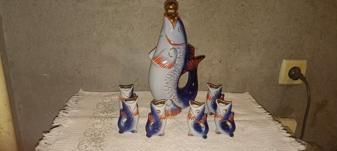 Продаю графин со стопками Рыбки