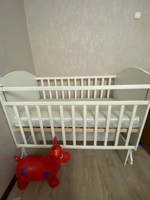 Продам детскую кроватку