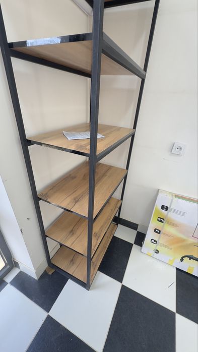 Polkali shkaf sotiladi. Ofis, o'quv markaz, oxshnoa uchun