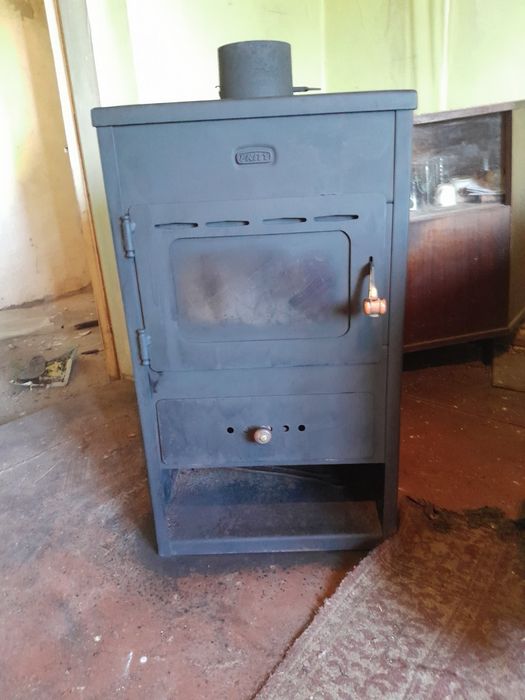 Печка на дърва тип камина