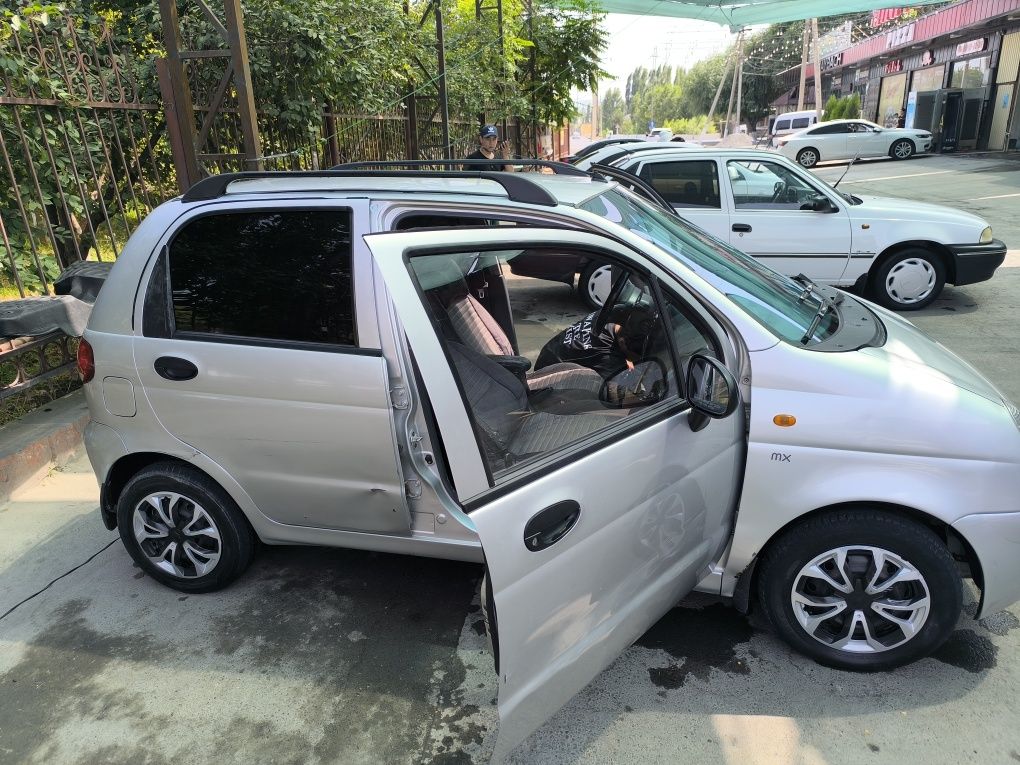 matiz avtamat sotiladi srochna holati yaxshi minishga tayyor
