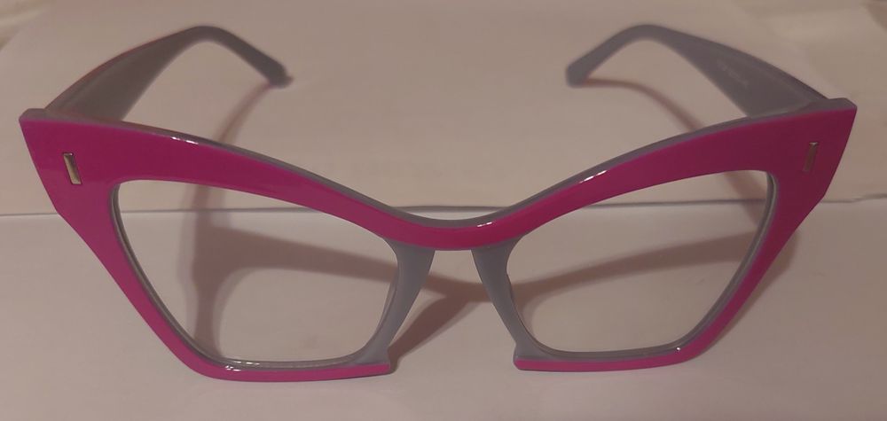 Vand rame de ochelari cu design modern