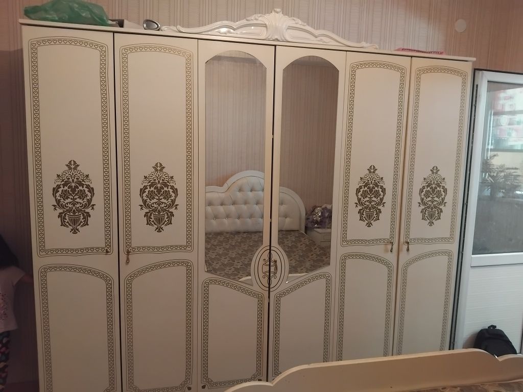 Спальный гарнитур