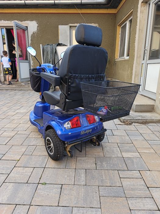 Vând triciclu electrică