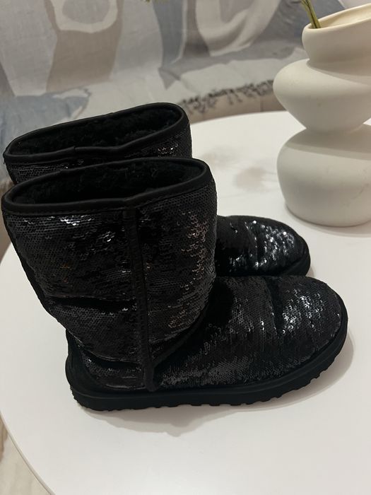 UGG с паети оригинални