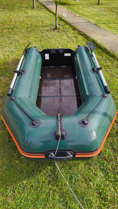 Vând barcă gonflabilă Kolibri KM 280 D cu podină full tego