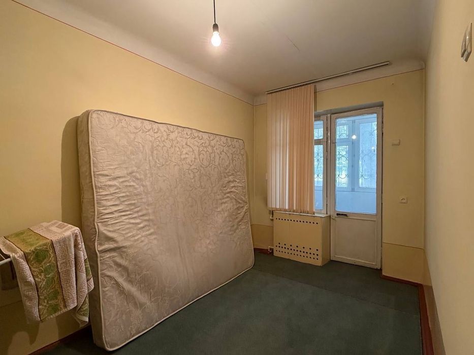 Продается 4 комнатная картира ремонт ЦУМ, Ц-7, ул.Чимкентская