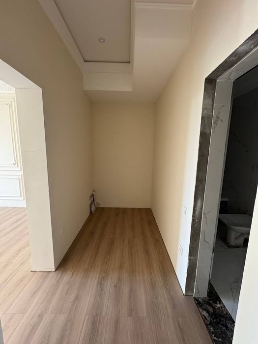 Kvartira продается 3/2/7 на жк Abu Dabi