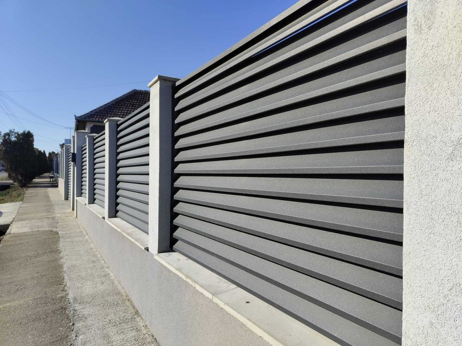 Gard metalic tip jaluzea - casetat