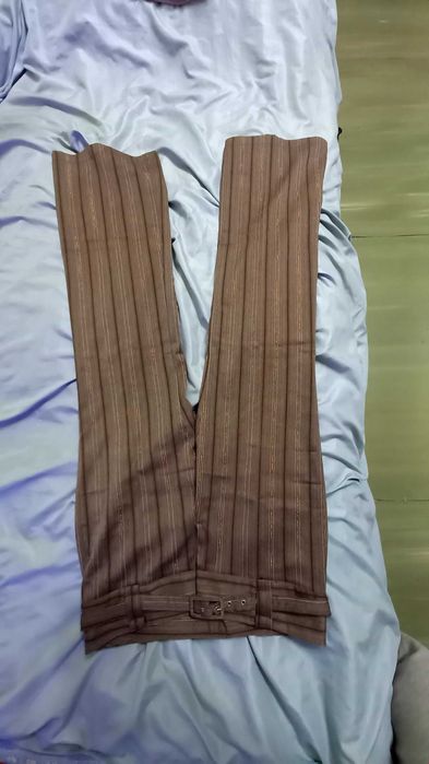 Pantaloni eleganti Ad Lib UK maro cu fir auriu si cordon, moderni