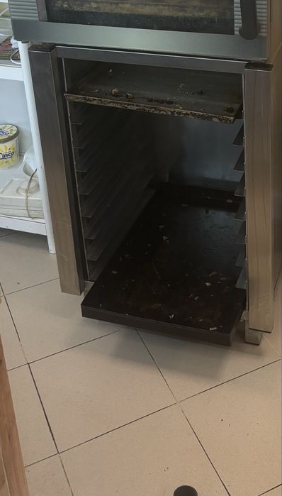 Продавам стойка за конектомат