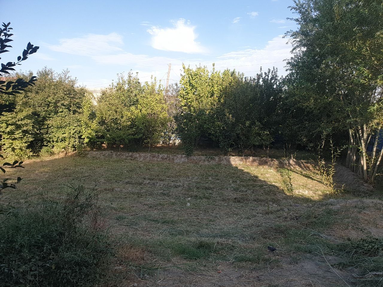 Uchastka sotiladi