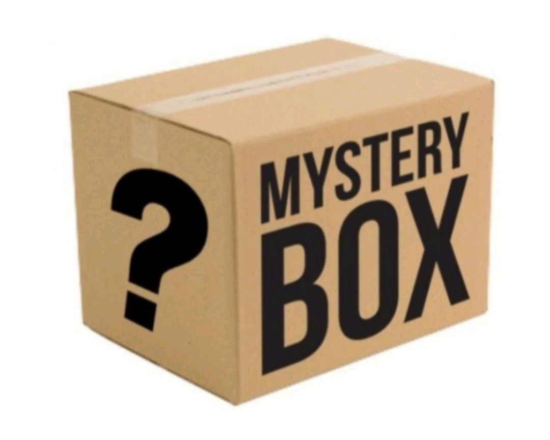Mystery box cu lego și obiecte rare