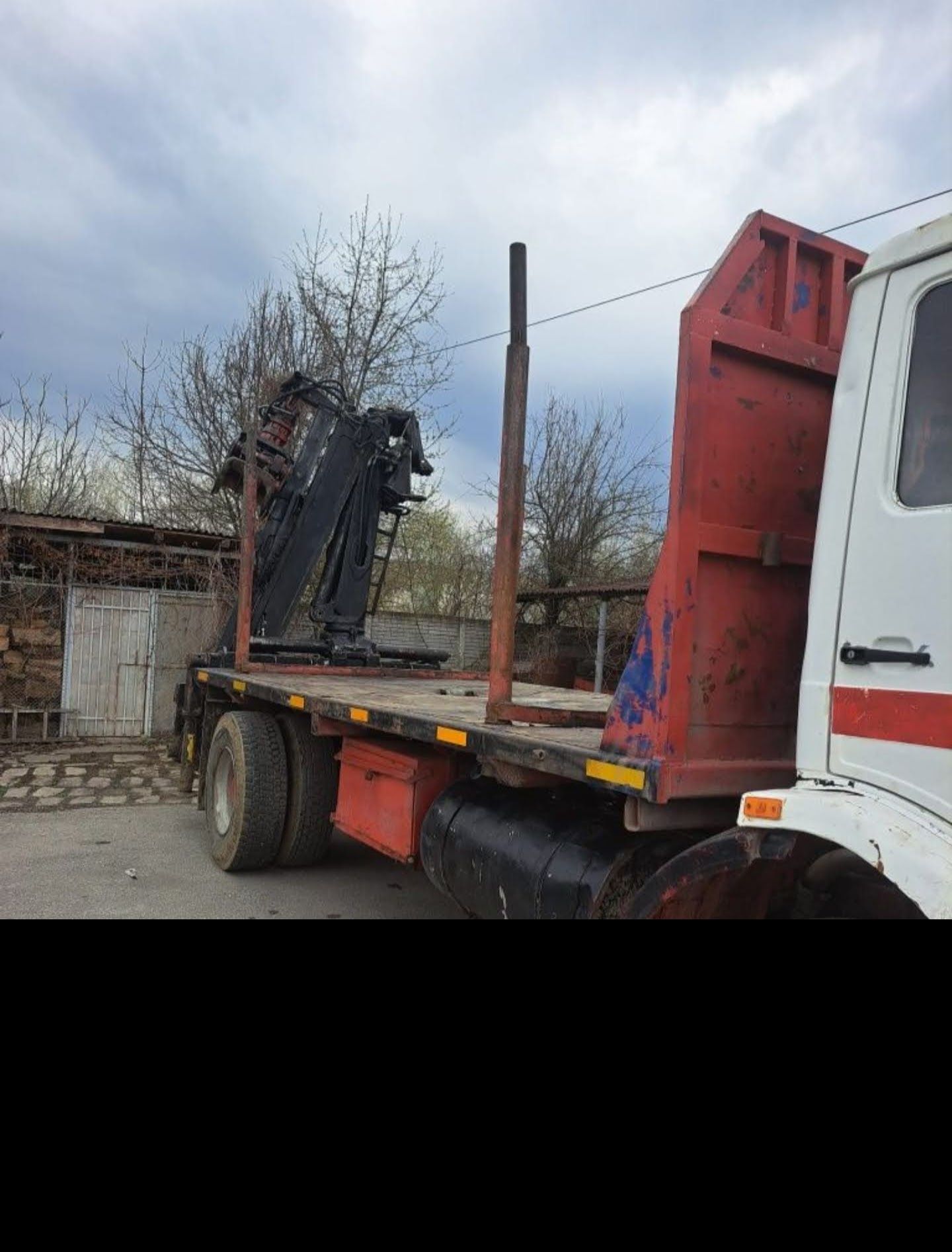 Vand camion cu macara forestiera