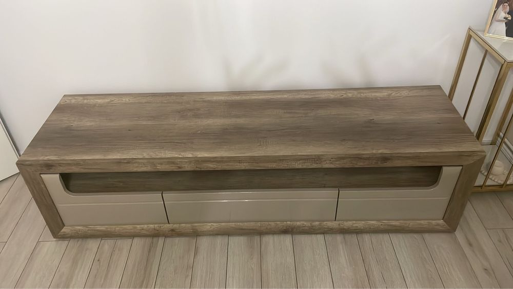 Comoda TV 399 lei