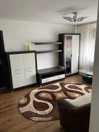 Închiriez apartament