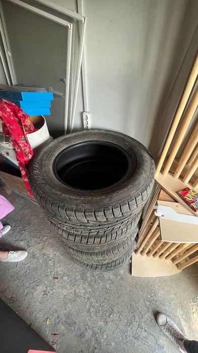 Срочно Продам шины, балоны nokian hakkapeliitta sport utility