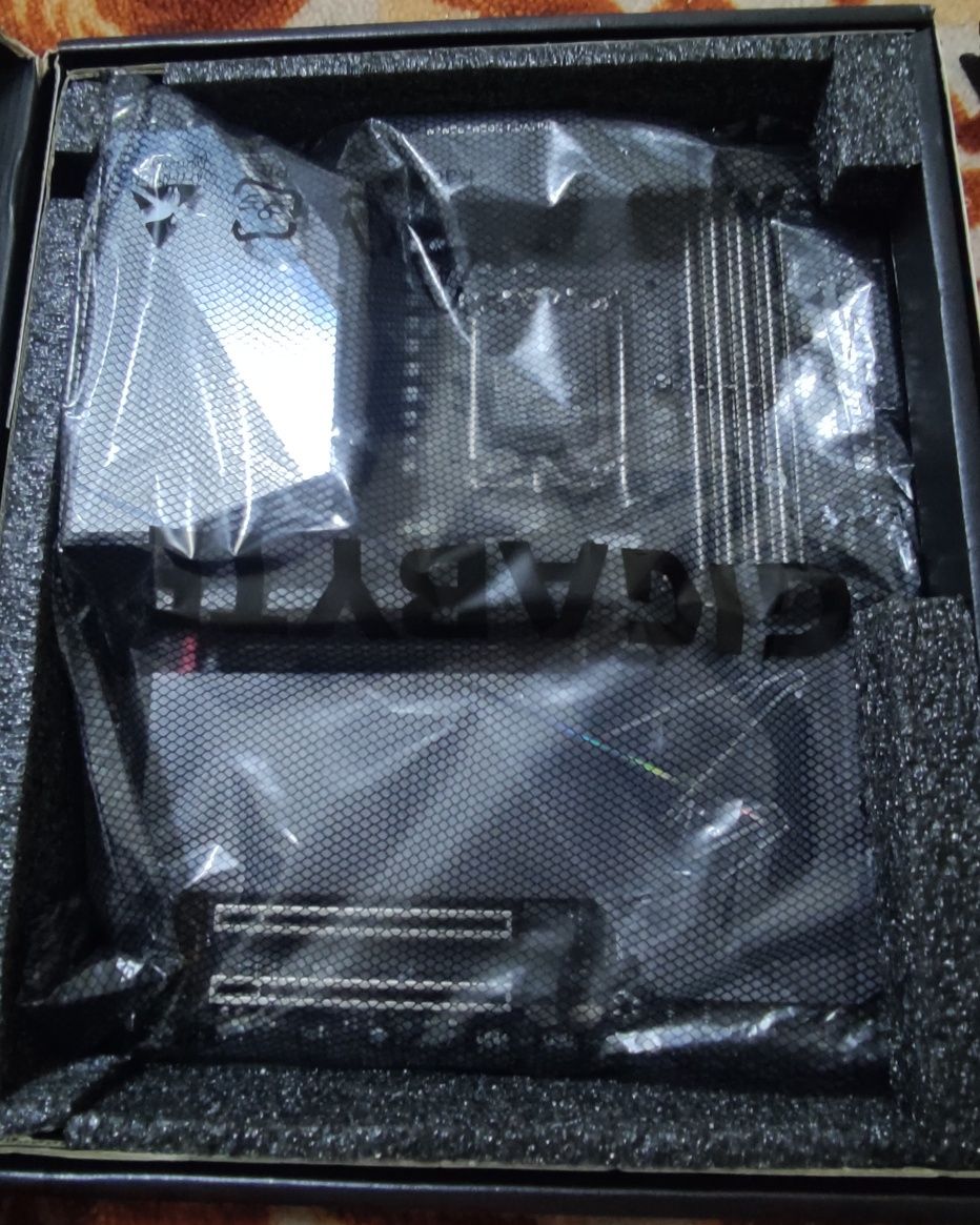 Продам материнскую плату GIGABYTE Z790 AORUS MASTER X. Сокет LGA 1700.