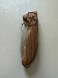 Cutit Victorinox Hunter Pro lemn