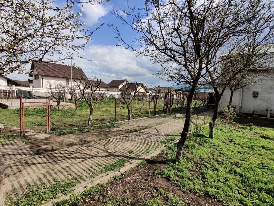 De închiriat* Casa. 86 m2 , 2 dormitoare + salon, hol, baie, bucatarie