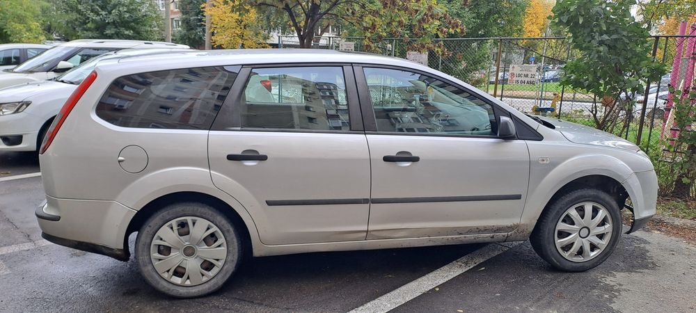 Vând Ford focus 2 1.6