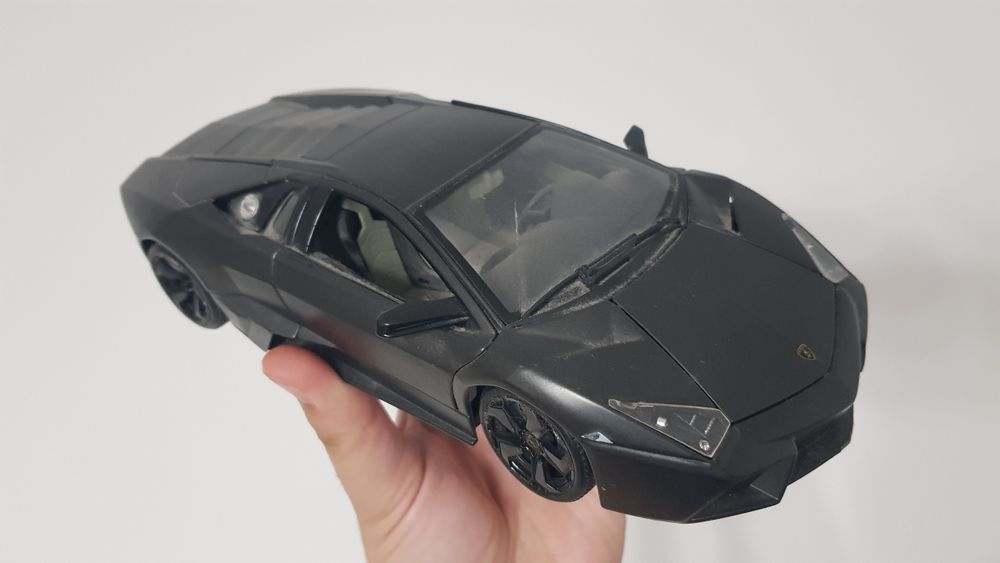 Macheta Lamborghini Reventon 1/18 Burago