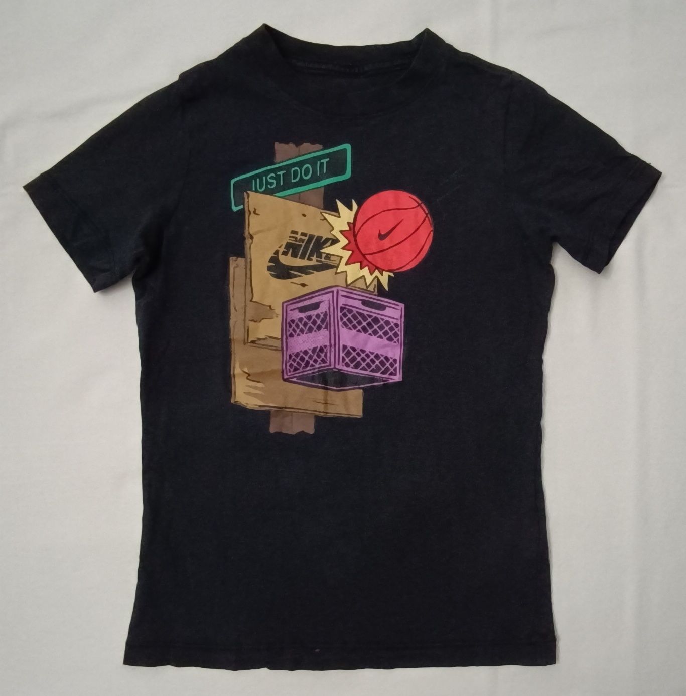 Nike Sportswear Tee оригинална тениска ръст 128-137см Найк фланелка