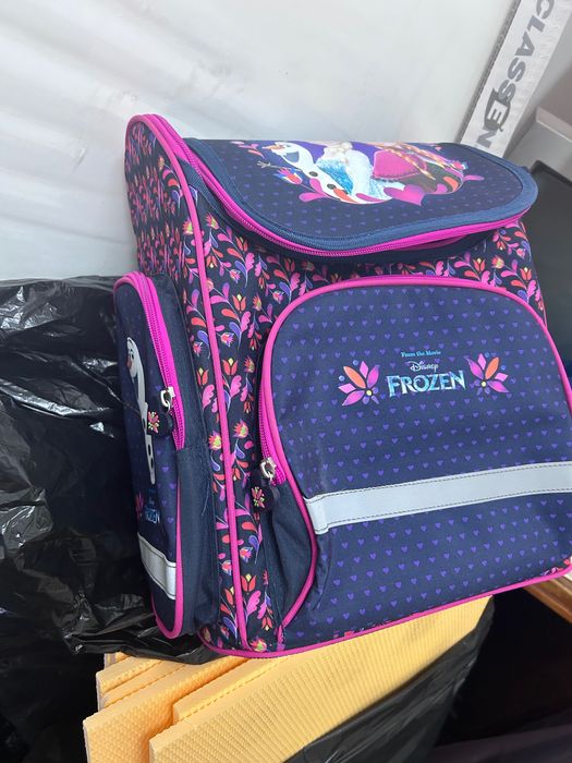 Vând un radiator și tot din poze