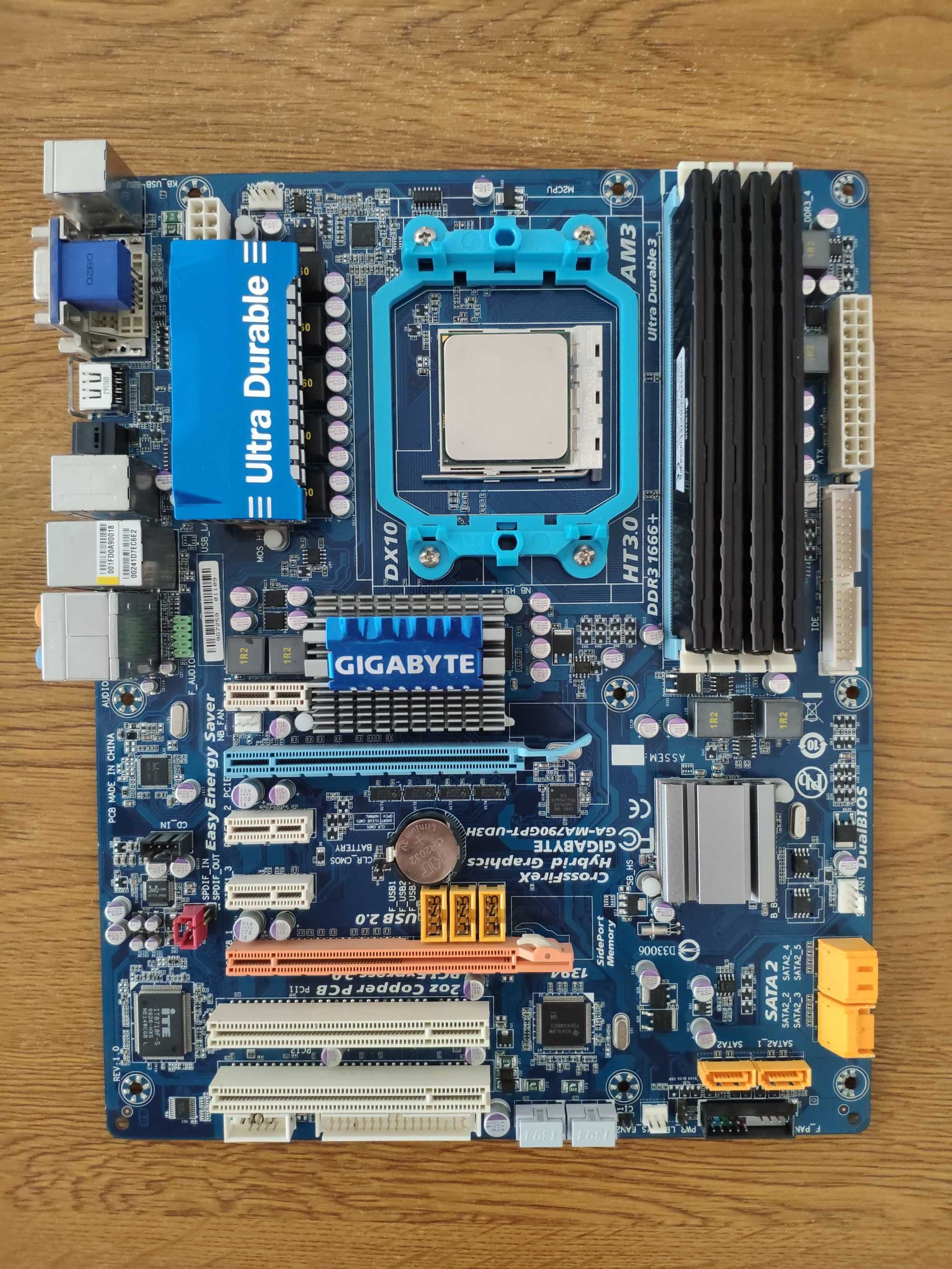 KIT AM3 Phenom II X6 1090T, Gigabyte GA-MA790, SSD 120Gb