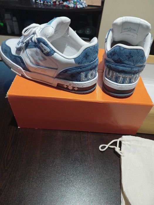 Adidași Louis Vuitton