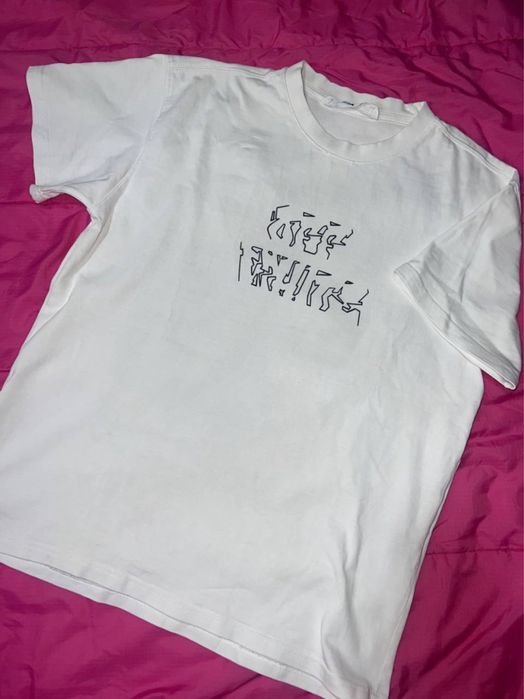 Продоется брендовая футболка хорошим состоянии