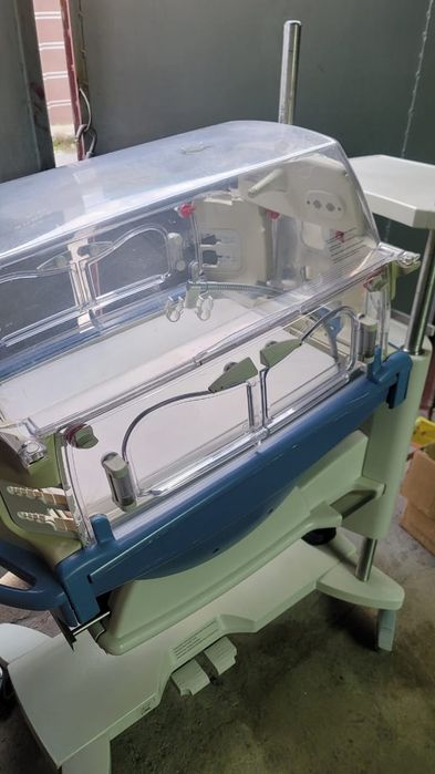 Медицинский аппарат бокс для ребенка