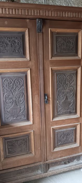 Sifonier vintage lemn sculptat