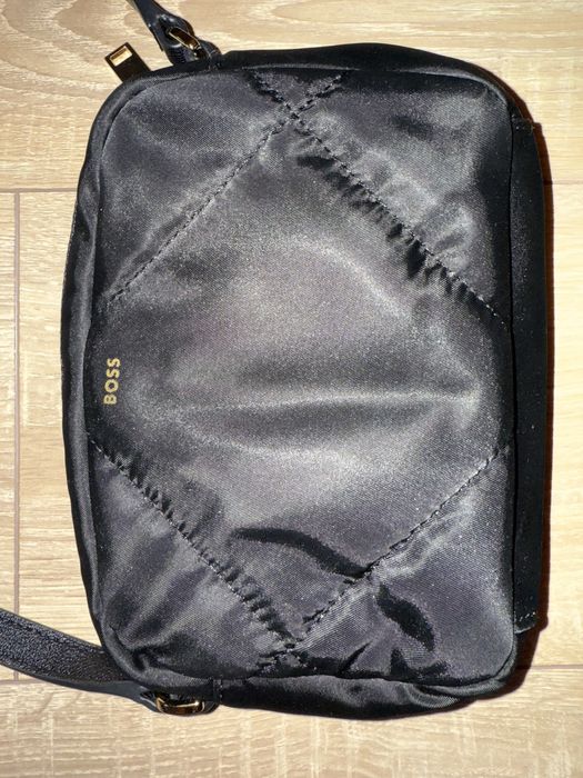 Poseta Boss mica, curea de purtat peste umar