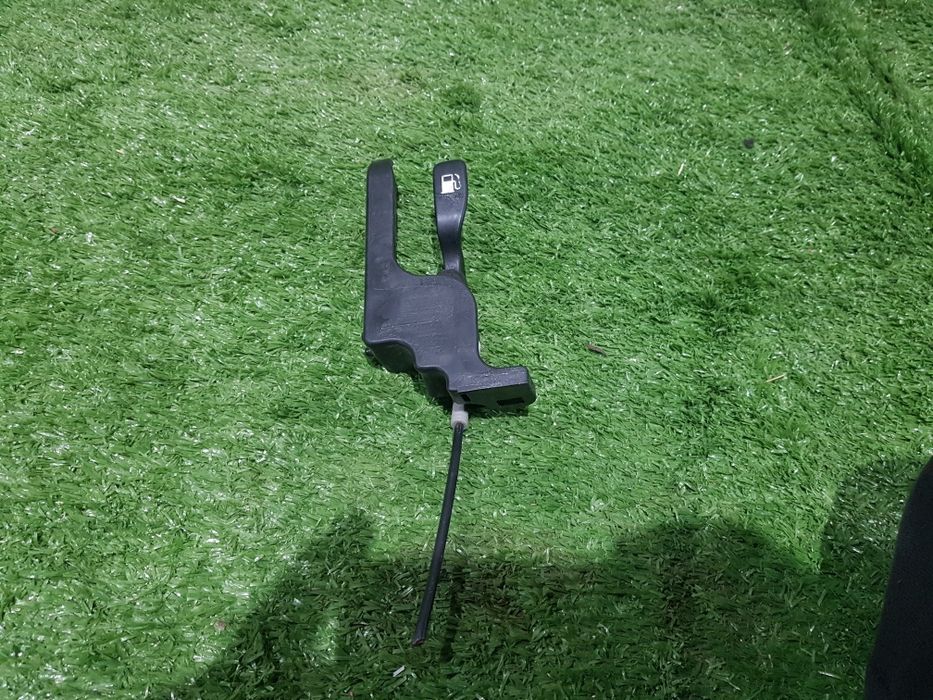 Ручка открывания бензобака Toyota Highlander