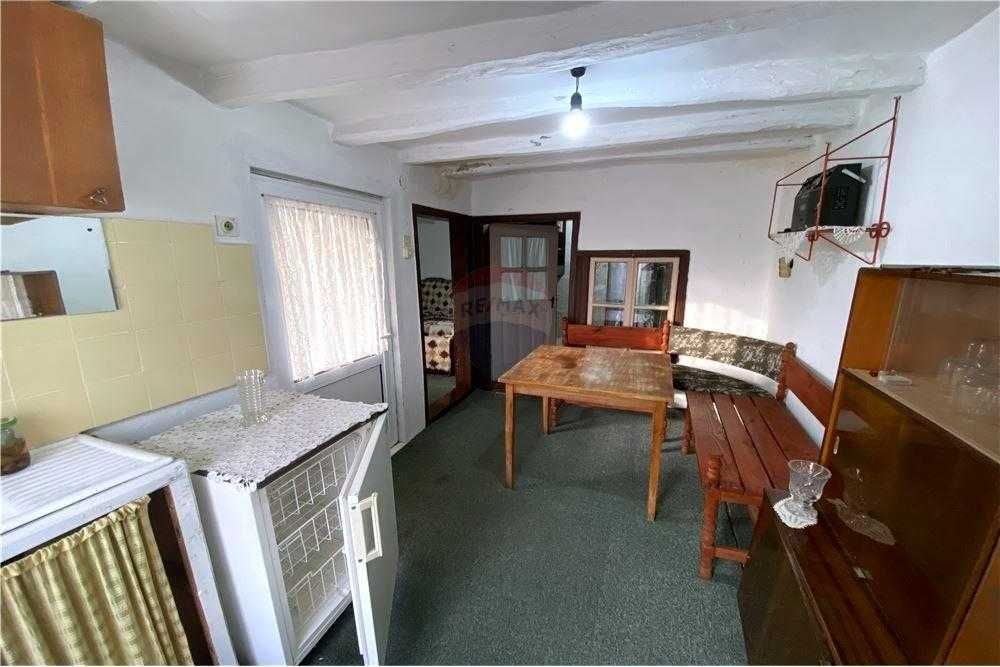 Продава се Къща в с. Ушинци, Област Разград - 100 кв.м за 434 €/кв.м - Снимка #4