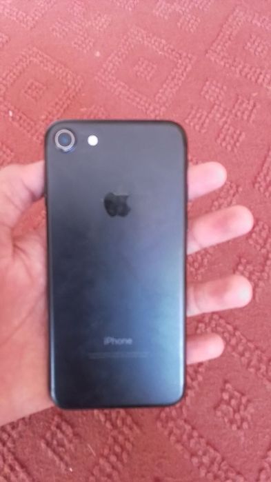 Iphone 7 sotiladi xolati zur yonkisi 100% narxini kelishamz