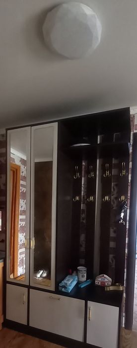 Продам прихожую 50000