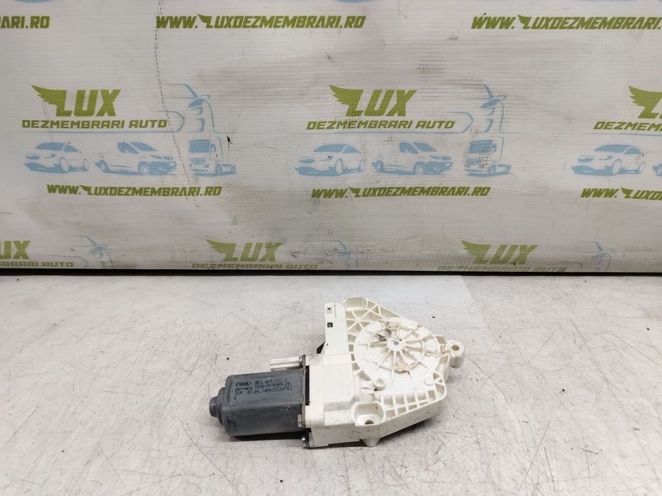Motoras macara geam dreapta fata 8k0959802b Volkswagen VW Touareg gen