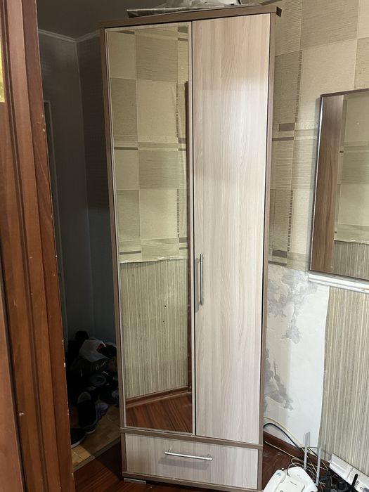 Продам шкаф в прихожую