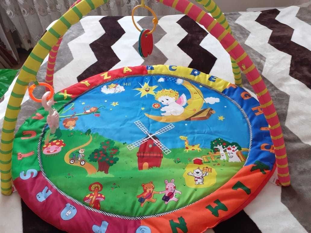 Игровой развивающий коврик для малышей